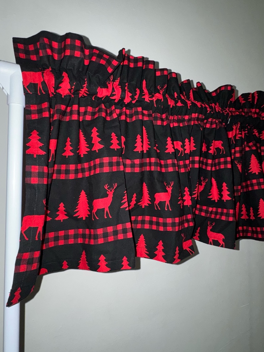 New Set of 2 valance’s